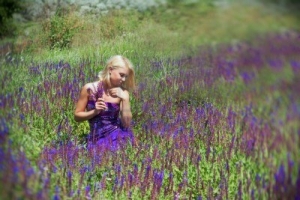 womanwithpurpleflowers